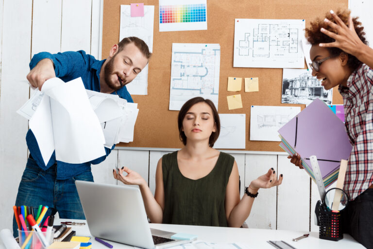 Atención Plena en el Trabajo: Cómo Reducir el Estrés y Mejorar tu Productividad